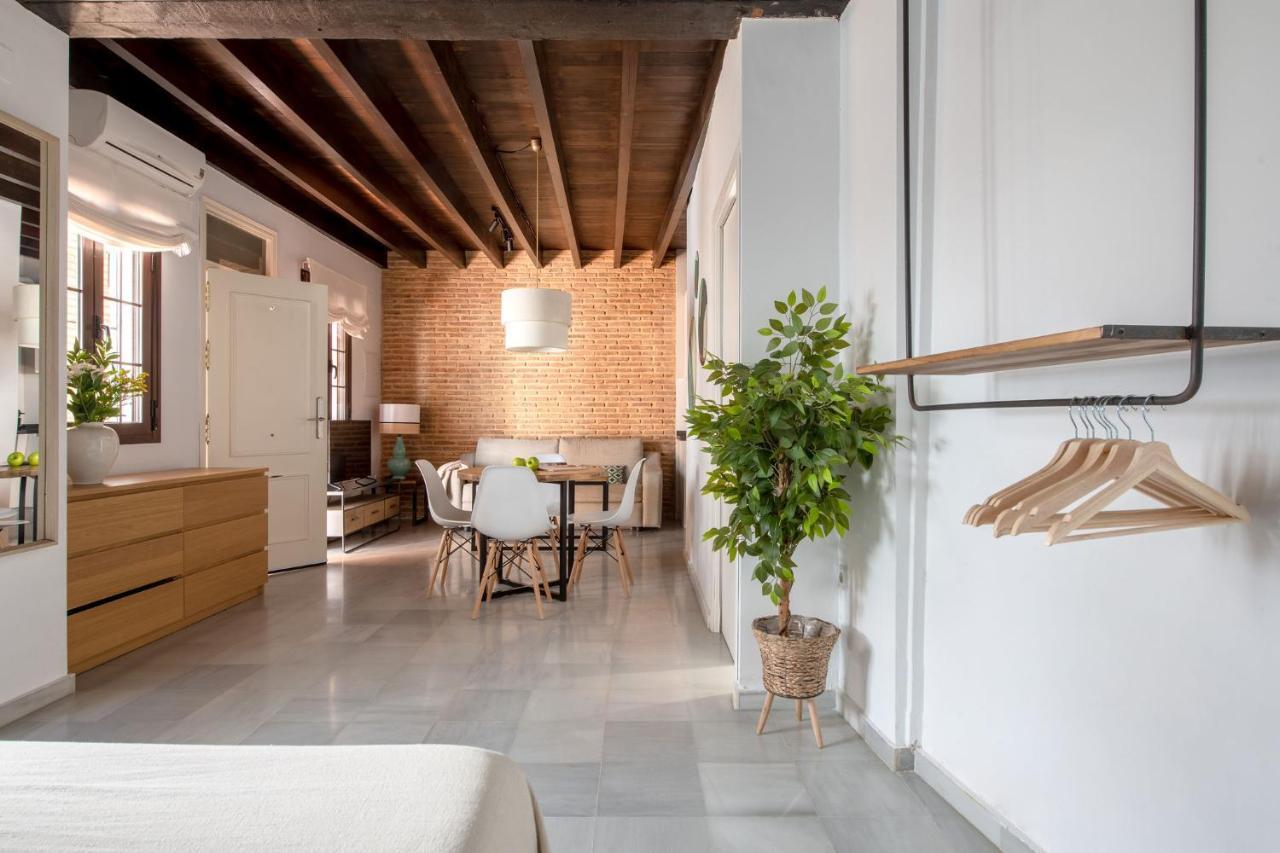 Triana Boutique Apartments By Hommyhome Севилья Экстерьер фото