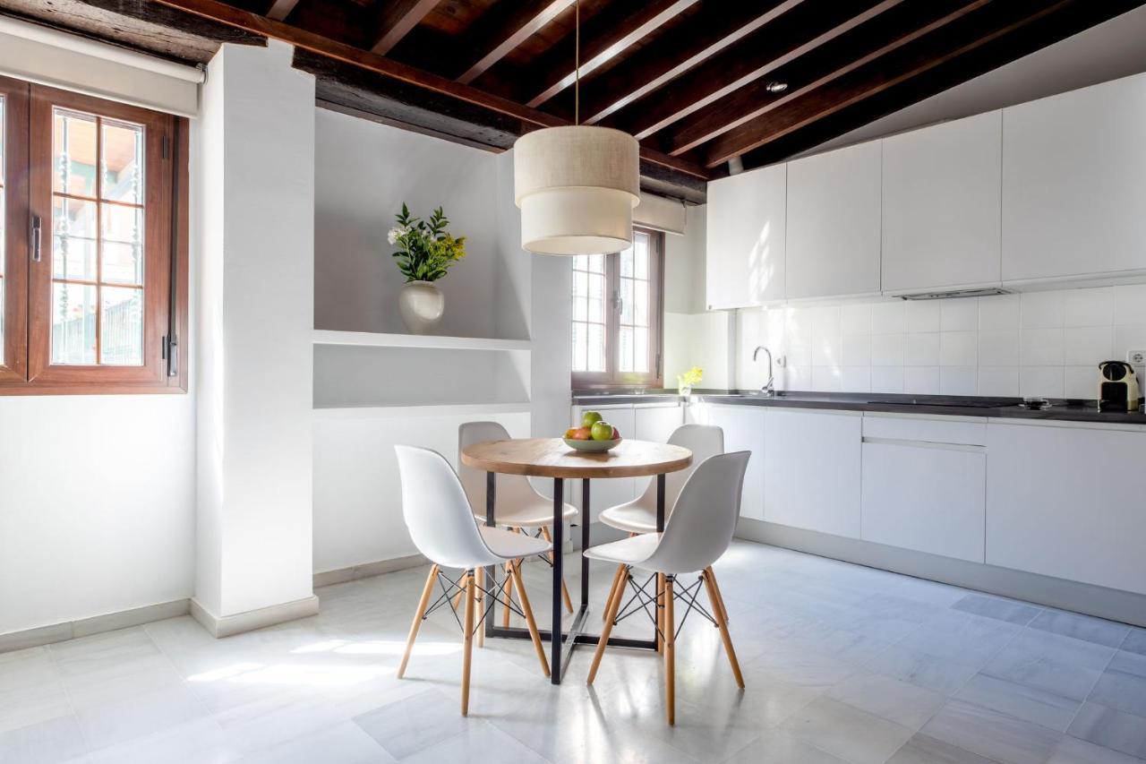 Triana Boutique Apartments By Hommyhome Севилья Экстерьер фото